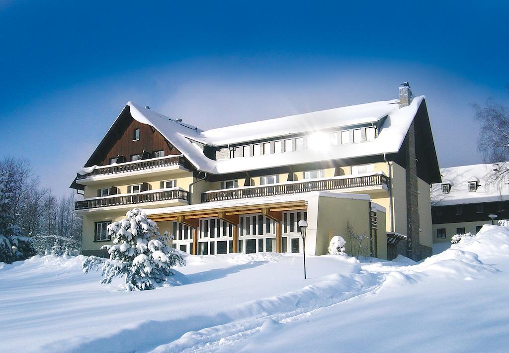 Hotel Haus Am Ahorn Schöneck Exteriör bild